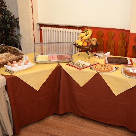 Albergo Altavilla Тирано Экстерьер фото