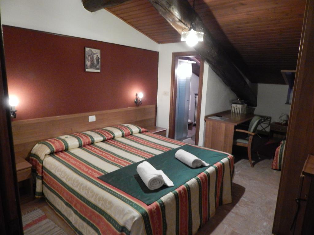 Albergo Altavilla Тирано Экстерьер фото