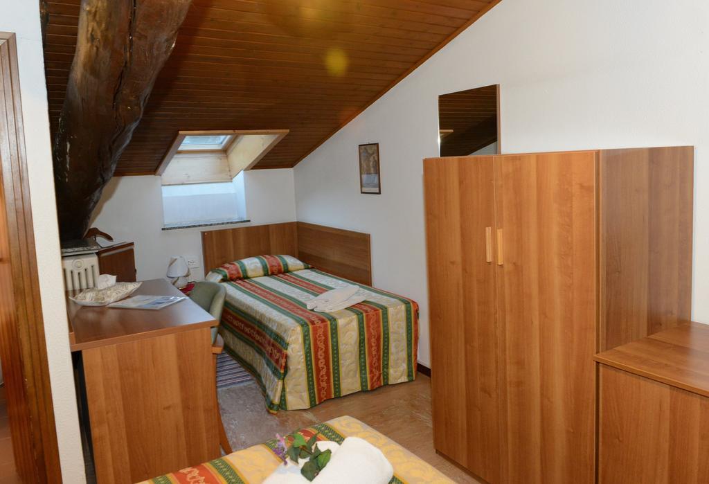 Albergo Altavilla Тирано Экстерьер фото