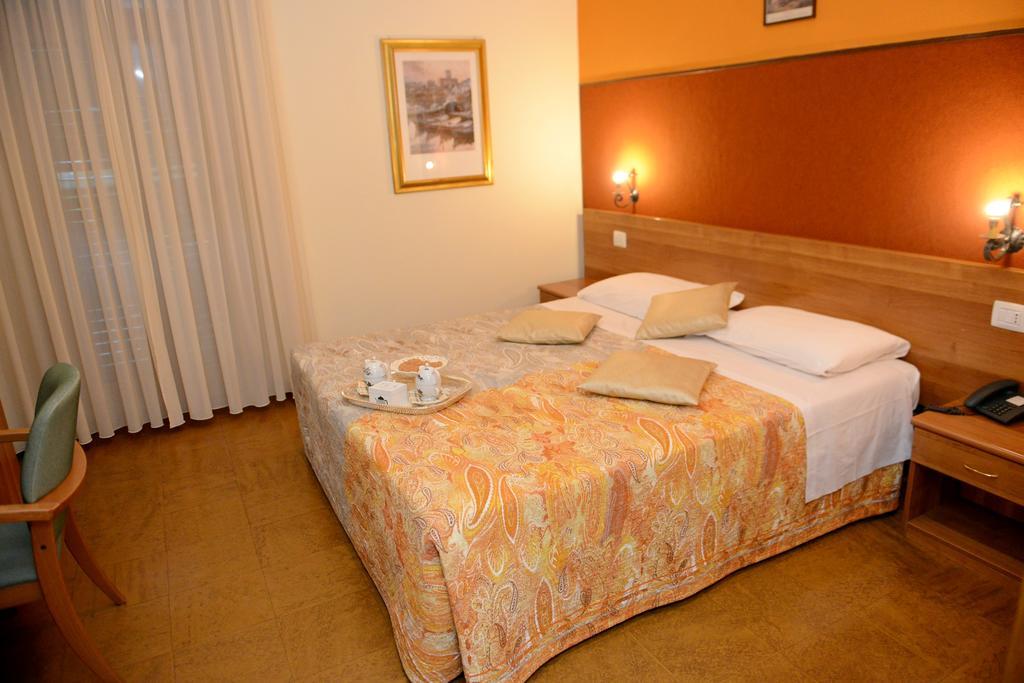 Albergo Altavilla Тирано Экстерьер фото