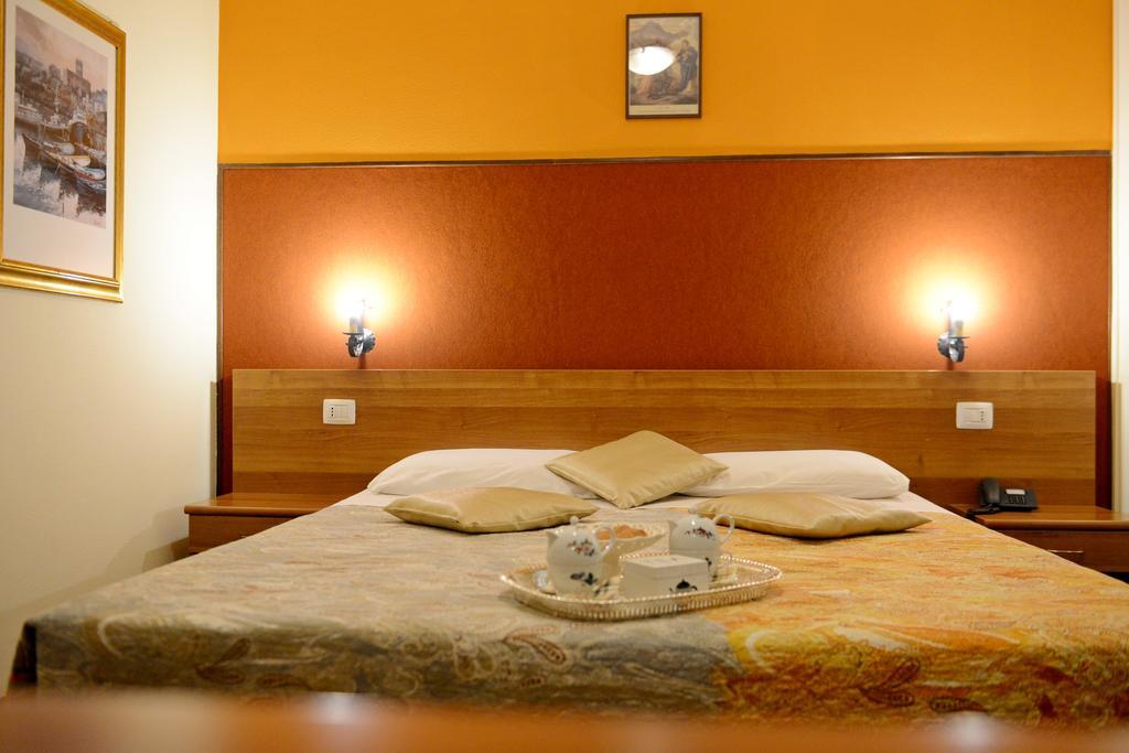 Albergo Altavilla Тирано Экстерьер фото