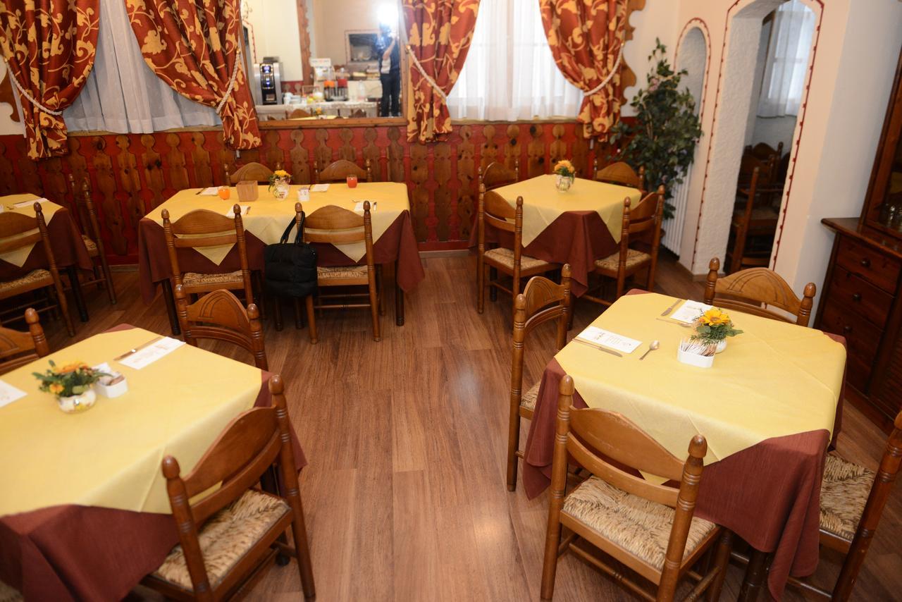 Albergo Altavilla Тирано Экстерьер фото